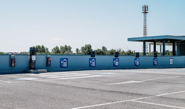 Prehod k okolju prijaznejši mobilnosti: Europark z največ polnilnimi postajami za električna vozila v Mariboru