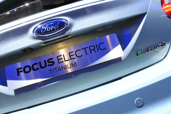 Ford in Schneider Electric : Zagotavljanje panevropske rešitve za polnjenje električnih vozil