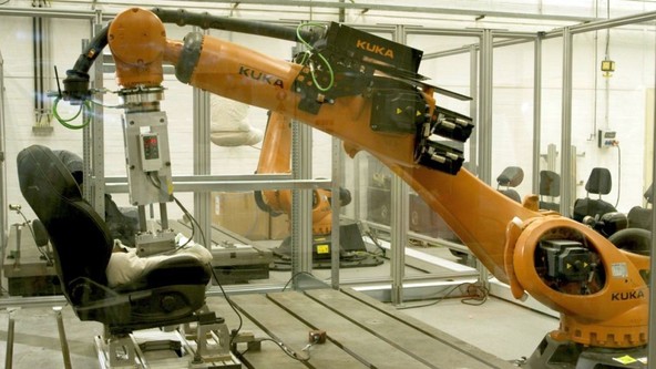 Fordova robotska zadnjica: Testiranje sedežev predstavlja zgoščeno 10-letno uporabo