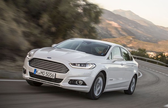 Ford začenja s proizvodnjo hibridnega vozila v Evropi: Prvi Mondeo Hybrid že zapeljal s proizvodnega traku