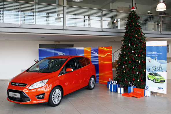 Summit motors Ljubljana: Ford C-MAX z dobrim namenom v prave roke