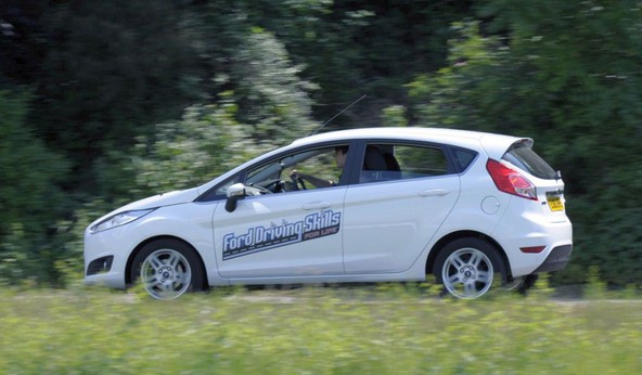 Ford Safe Intelligent Mobility: Ford preizkuša tehnološko napredno “zavorno luč”