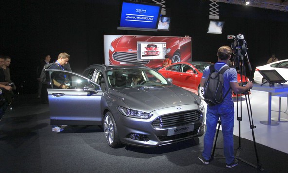 Ford mondeo : Povsem novi mondeo se prvič predstavlja globalni javnosti