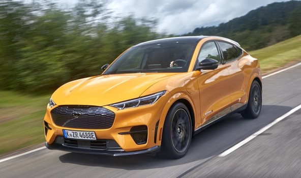 Ford Mustang Mach-E: Pet zvezdic za zaščito potnikov in okolja