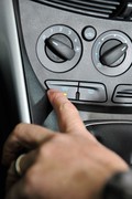 Fordova tehnologija Quickclear : Tehnologija za ogrevanje vetrobranskega stekla je izjemno priljubljena 