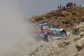 Ford: S fiesto RS WRC v ozadju na rallyu v Jordaniji
