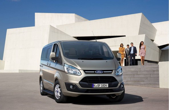 Ford transit custom: Novi model pripravljen na dolgoletno zahtevno uporabo