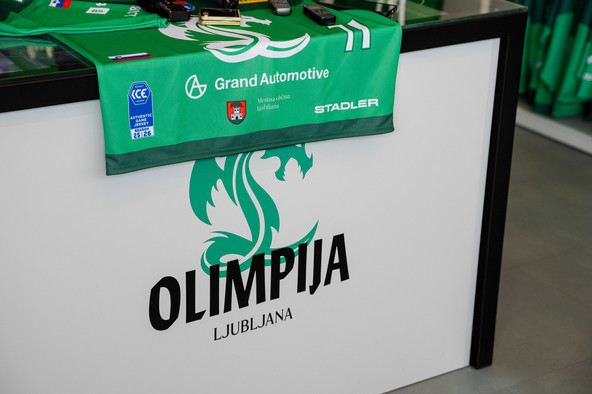 Hokejisti z Renault Capturjem proti novim zmagam: GA Adriatic postal uradni partner hokejskega kluba Olimpija Ljubljana