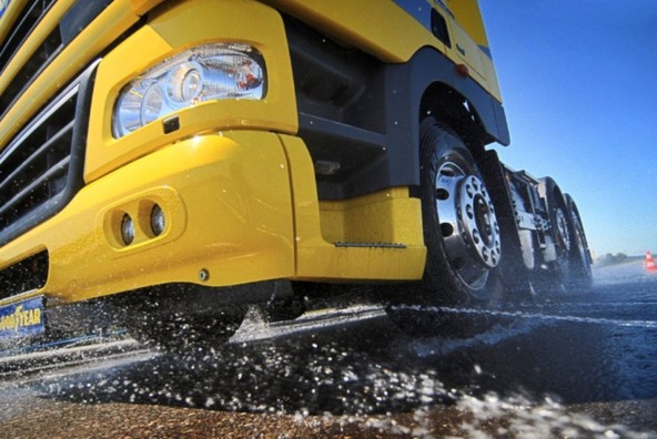 Simpozij podjetja Goodyear Dunlop : Ključna vloga pnevmatik pri zniževanju porabe goriva