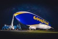 Goodyear Blimp se lahko med lebdenjem na mestu obrne okoli lastne osi ter vzleti ali pristane navpično