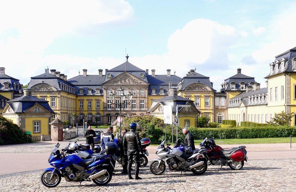 Zveza motoklubov Slovenije: Obvestilo o popustu v Blef baru št. 2