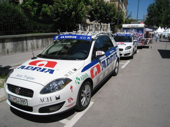 19. Dirka po Sloveniji: Avto Triglav z vozili Skupine Fiat v elitni družbi kolesarjev