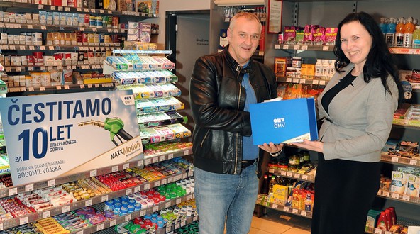 Nagradna igra MaxxMotion: OMV Slovenija srečnemu izžrebancu podelil za 10 let brezplačnega goriva!