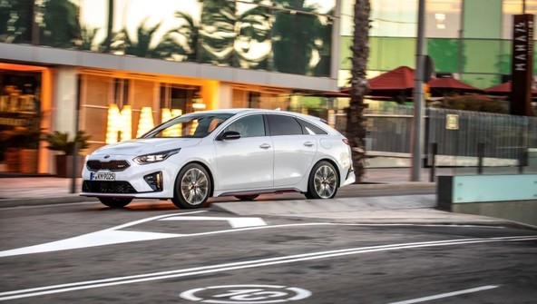 KIA Motors : Kiino uspešno trimesečje po svetu in Sloveniji