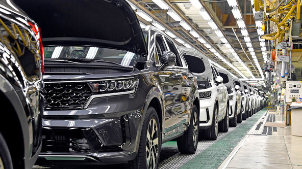 Novi hibridni Sorento: KIA predstavlja prvo elektrificirano različico njihovega najbolj znanega SUV modela