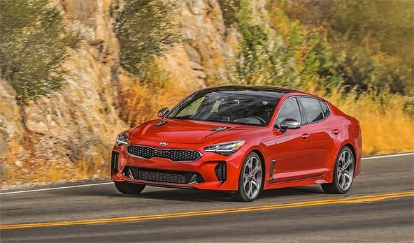 KIA Stinger: Rastoče število nagrad za novi Stinger