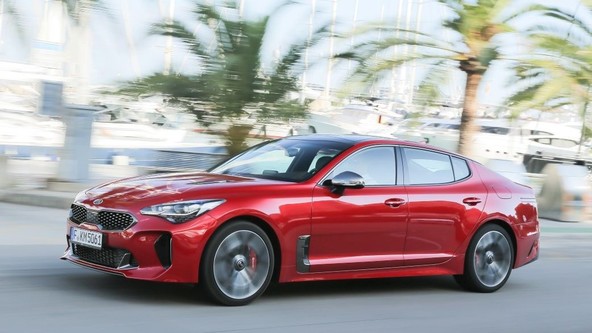 Prepričal z zmogljivostmi, prefinjenostjo in vodljivostjo: KIA Stinger v finalu izbora Evropski avto leta 2018