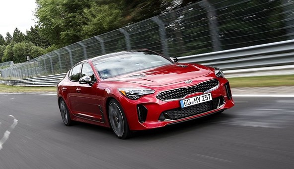 Visoke ocene zaradi karoserije iz naprednega jekla: KIA Stinger in KIA Stonic izvrstno na Euro NCAP