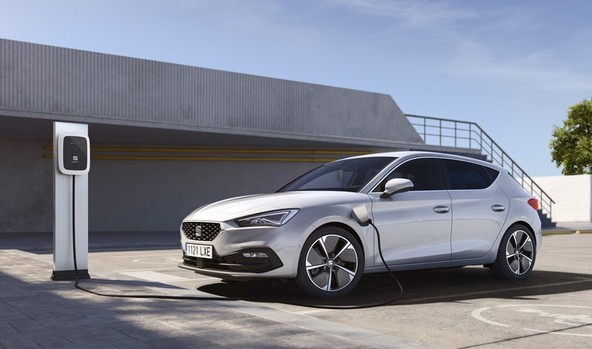 SEAT Leon eHybrid: Začetek prodaje prvega priključnohibridnega modela znamke