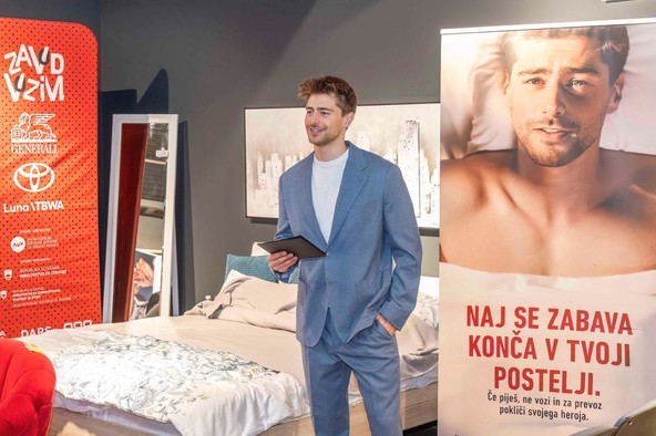 »Naj se zabava konča v tvoji postelji«: Heroji furajo v pižamah že deveto sezono