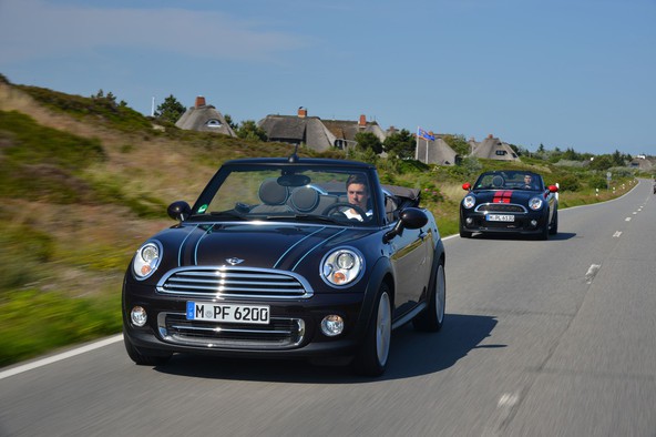 MINI Cabrio in MINI Roadster: Dva avtomobila za užitek v vožnji z odprto streho