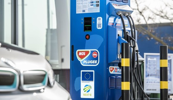 MOL Plugee : Aplikacija za novo izkušnjo polnjenja električnih vozil 