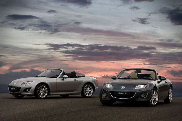 Mazda MX-5 : Kultni roadster s prenovljenim družabnim spletnim mestom