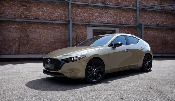 MAZDA3 IN MAZDA CX-30 NAGISA: MAZDA PREDSTAVLJA POSEBNI RAZLIČICI 