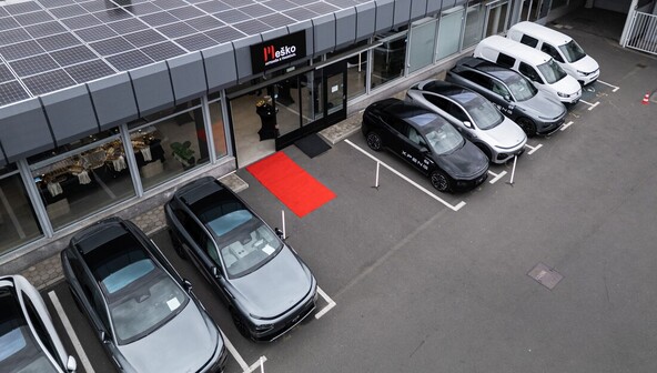 XPENG je odprl vrata drugega prodajnega salona v Sloveniji: V Mariboru predstavlja tudi novi P7+ in futuristični leteči model X2