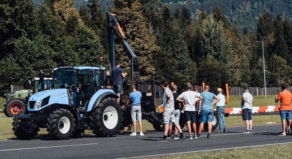 (Ne)varno s traktorjem: Traktoristi velikokrat pozabijo na varnost