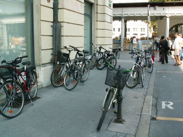 Nepravilno parkirana kolesa