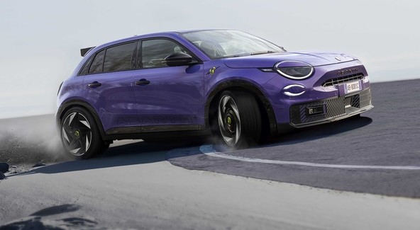 Najmočnejši Abarth doslej : Abarth razkriva novi Abarth 600e