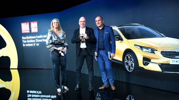Kiin novi urbani križanec XCeed : XCeed prejel prestižno nagrado ‘Zlati volan’