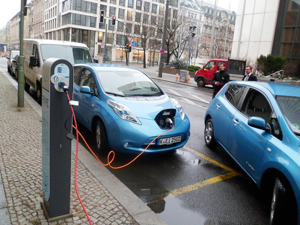 Nissan LEAF: Pripravljen za očiščenje ulic finančne prestolnice Švice