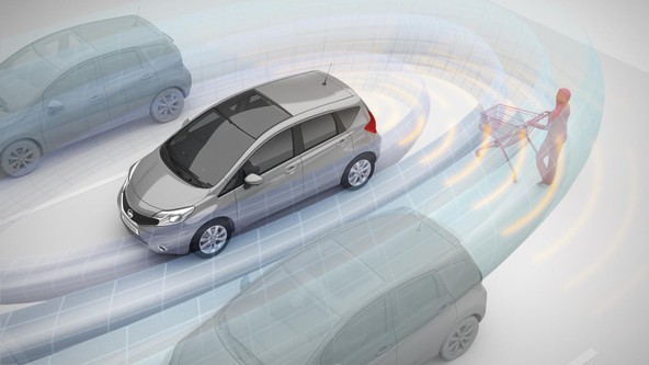 Nissan: Kamera za vzvratni pogled s pametnim samočistilnim sistemom