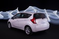 Nissan: Kamera za vzvratni pogled s pametnim samočistilnim sistemom