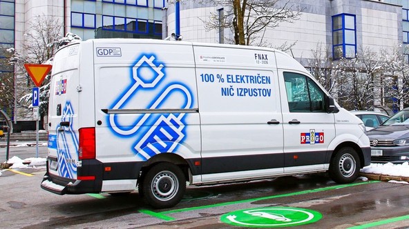 Novartisove lokacije v Ljubljani in Mengšu : Električni dostavnik in polnilne postaje za spodbujanje trajnostne mobilnosti  