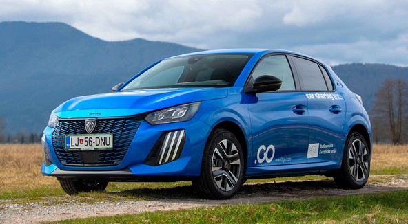 PEUGEOT IN AVANT CAR ŠIRITA ELEKTRIČNO MOBILNOST: DODATNIH 150 PEUGEOTOV E-208 ZA SOUPORABO VOZIL  