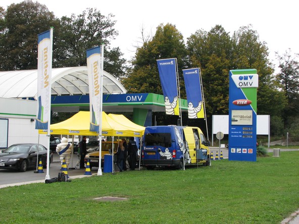 Michelin & OMV Slovenija : Michelinova akcija Napolnimo pnevmatike z zrakom! na bencinskih servisih OMV
