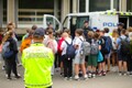 Varno na kolesu : Nagrajenci programa spoznali delo policistov 