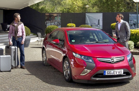 Opel ampera: Najbolje prodajano osebno električno vozilo v Evropi