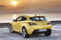 Astra GTC za božično darilo: Presenečenje za uporabnike Facebooka