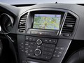 Opel insignia modelskega leta 2012: Novi motorji in premijske vsebine