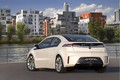 Opel ampera: Brezskrbna vožnja na električni pogon