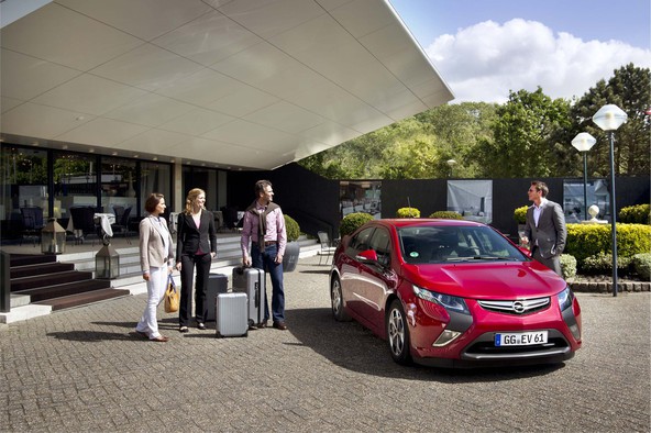 Opel in Europcar : Sodelovanje za izposojo električnih vozil