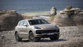 Novi vrhunski SUV-model : Cayenne Turbo S E-Hybrid prepriča z inovativnimi sistemi podvozja