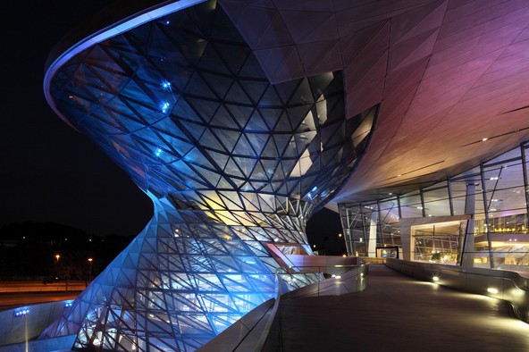 BMW Welt: Rekordno leto 2013
