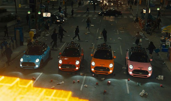Film PIXELS & MINI: Cooper S rešuje svet v najnovejši znanstveno fantastični komediji Sony Pictures