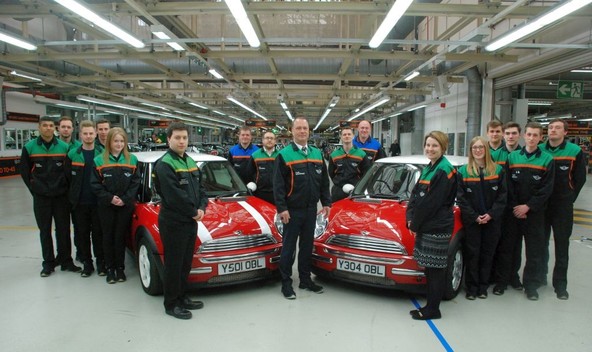 MINI – izdelan v Oxfordu: MINI praznuje 15 let premium užitka v vožnji
