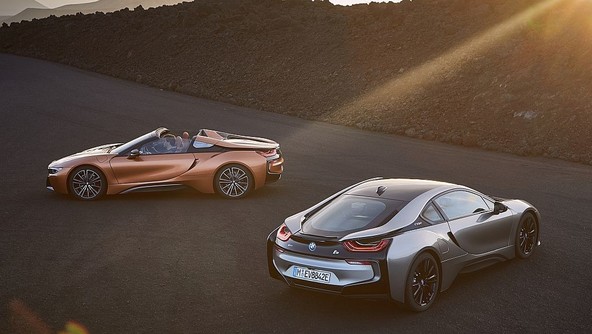 BMW i8 Roadster & i8 Coupe: Športni avtomobil prihodnosti – zdaj na voljo v dveh karoserijskih različicah
